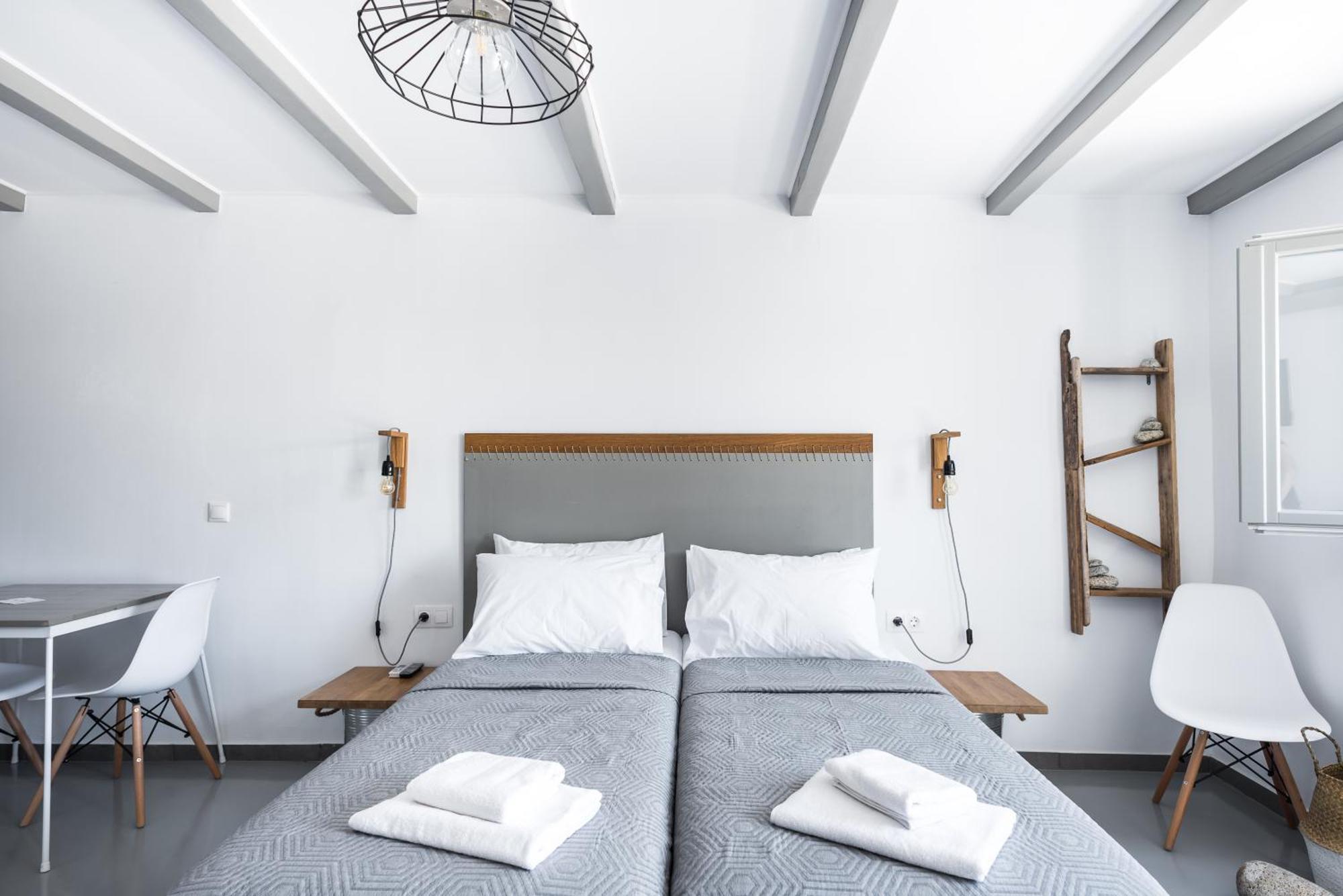 White And Grey Apartamento Mykonos Town Exterior foto