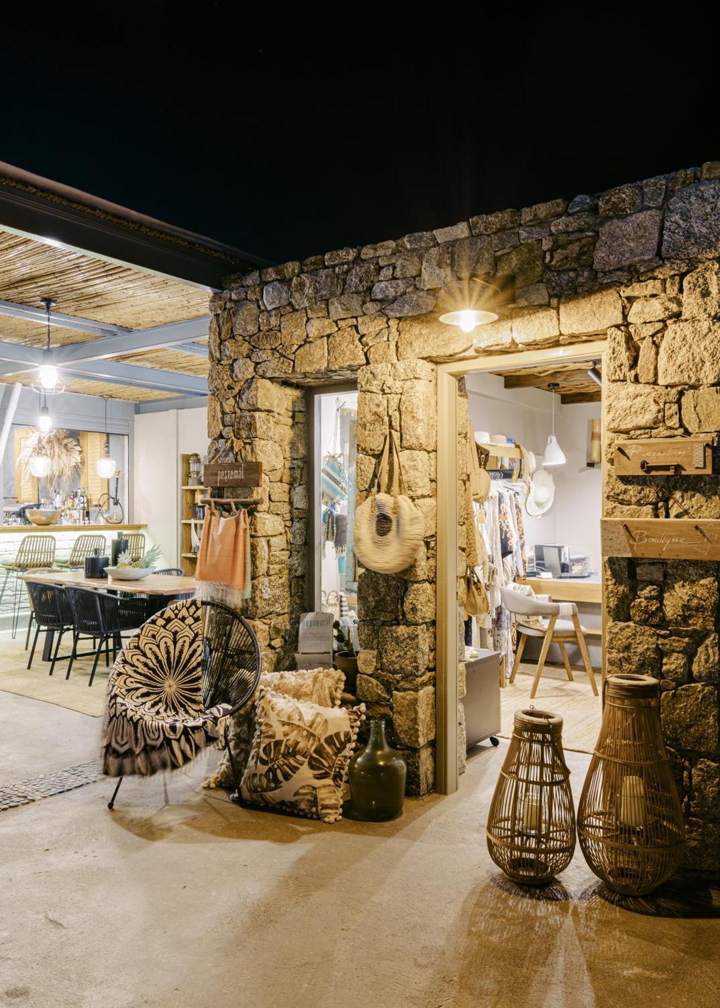 White And Grey Apartamento Mykonos Town Exterior foto